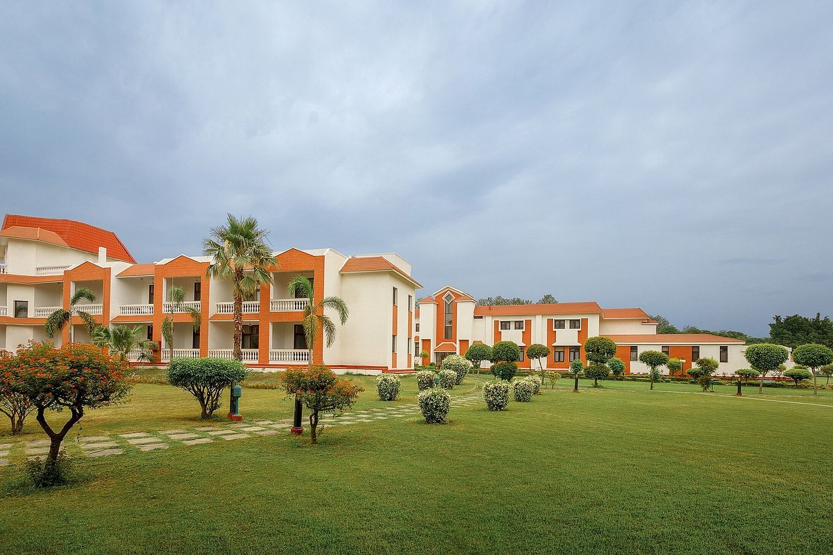 Naturoville Resort